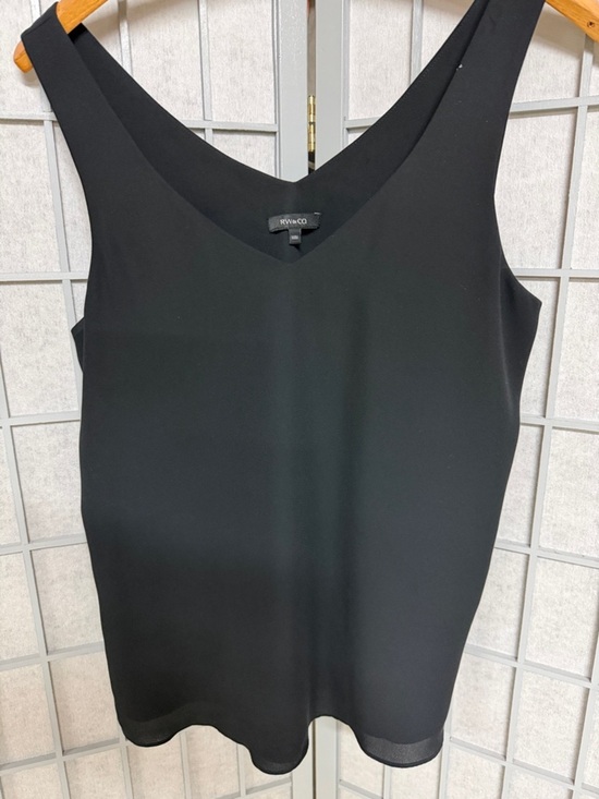 RW&CO. Tops - RW&CO. Black V-Neck Sleeveless Shell Top